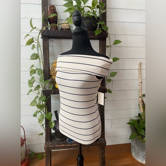 A New Day: Cream White and Black Off Shoulder Blouse - Picture 14 of 17